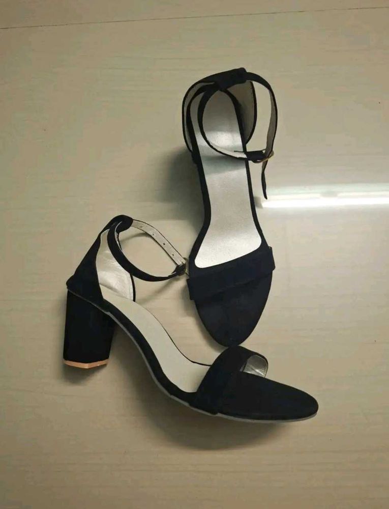 Black Lady Royale Heels 🖤🥵