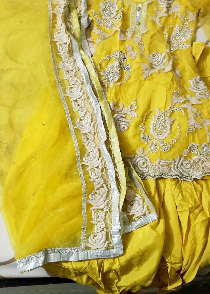 Patiyala Suit  Women Best For Haldi