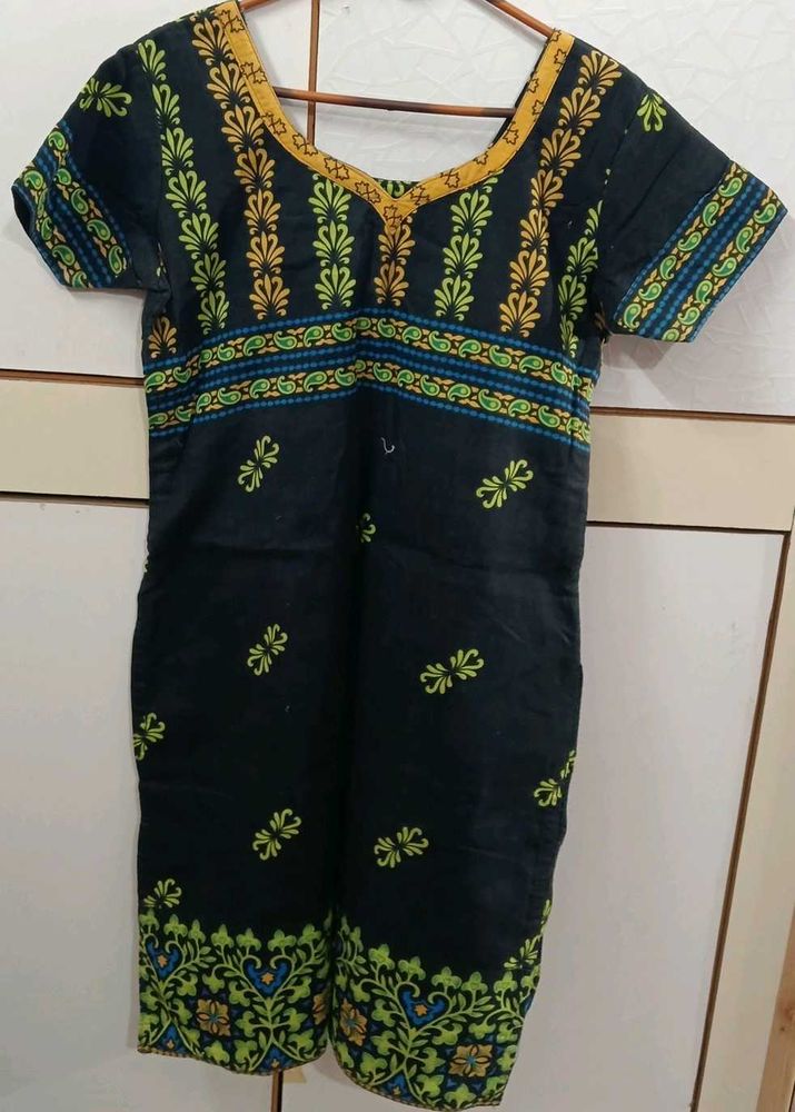 Beautiful Floral Print Kurti Set
