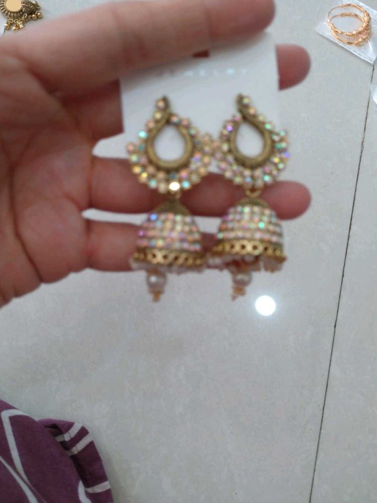 Earings new with tag