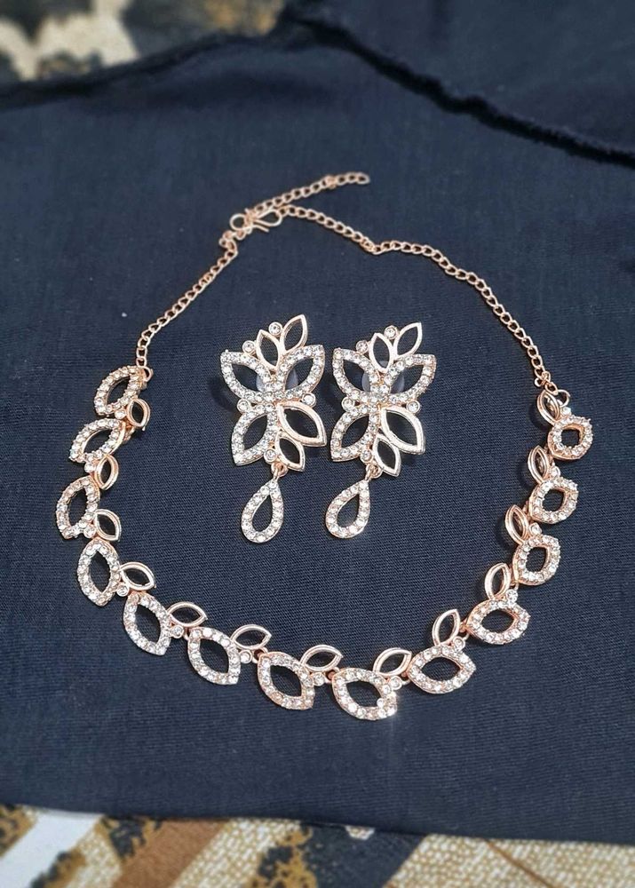 Sparkling Necklace &amp; Earring Set