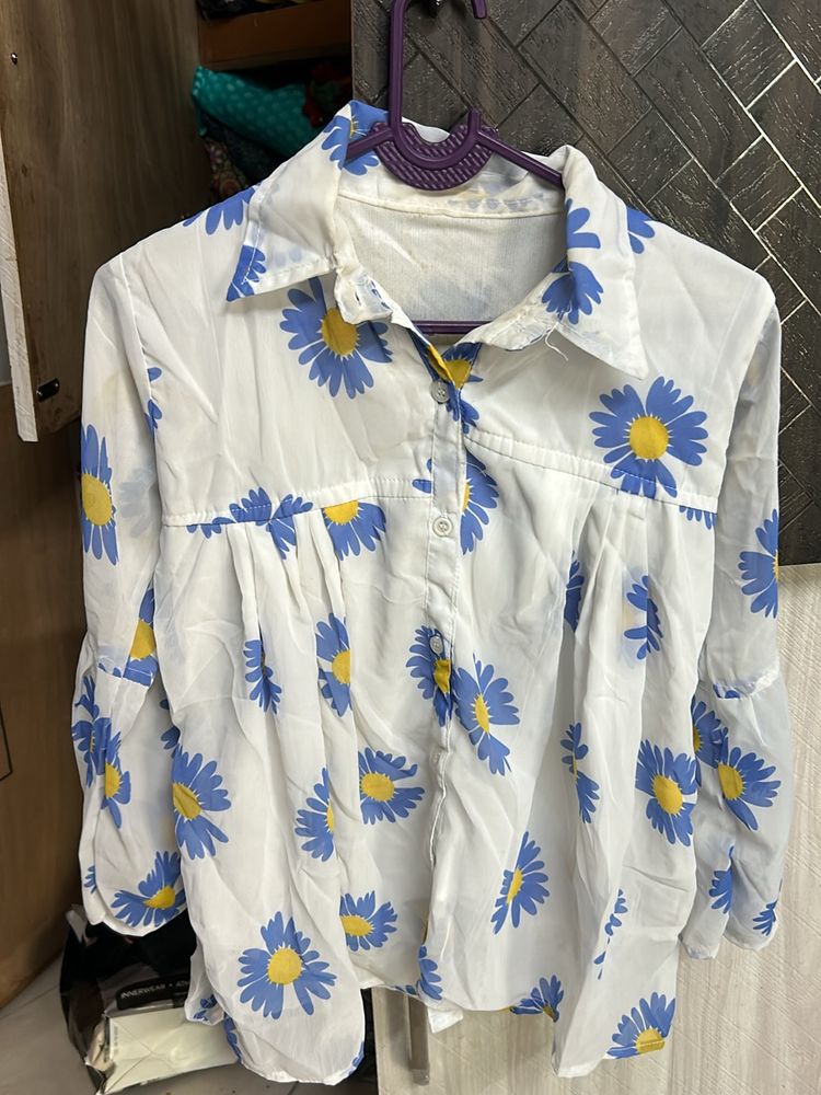 Daisy Print Blouse - Size Medium