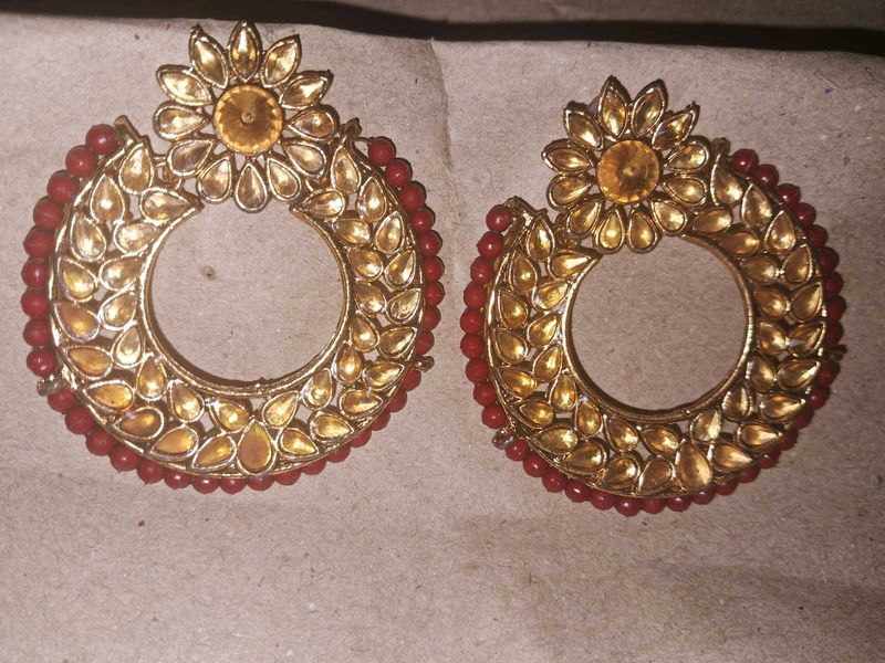 🌺 Gold-Tone Floral Kundan Earrings