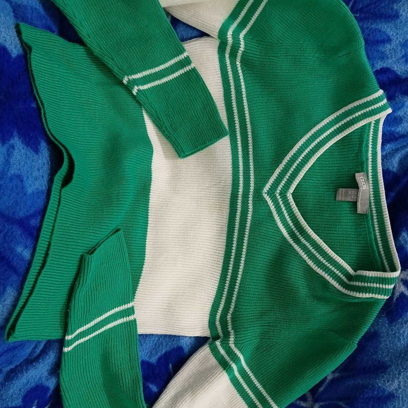 Green &amp; White V-Neck Sweater