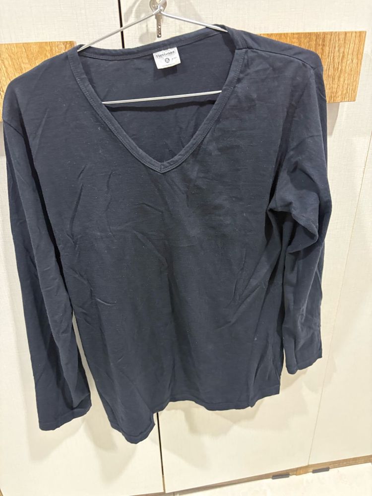 Black T-shirt