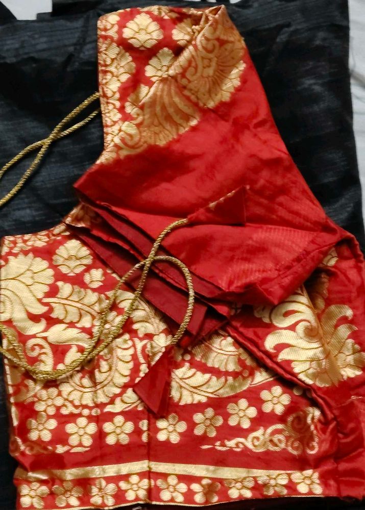 New Elegant black saree with stitched blouse