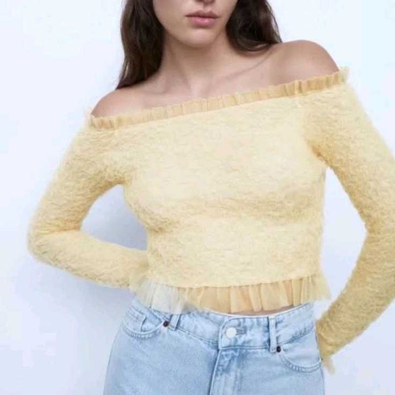 Flash Sale!!.Zara Popcorn Fitted Top