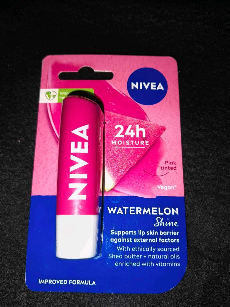 NIVEA Watermelon Shine Lip Balm