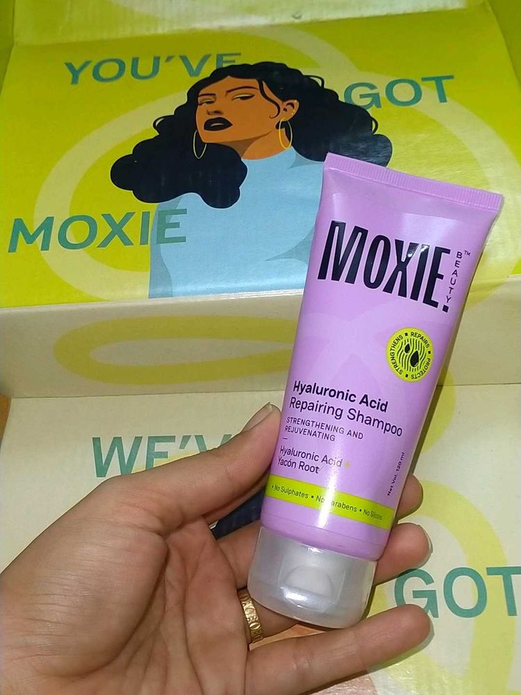 Moxie Beauty Hyaluronic Acid Repairing Shampoo