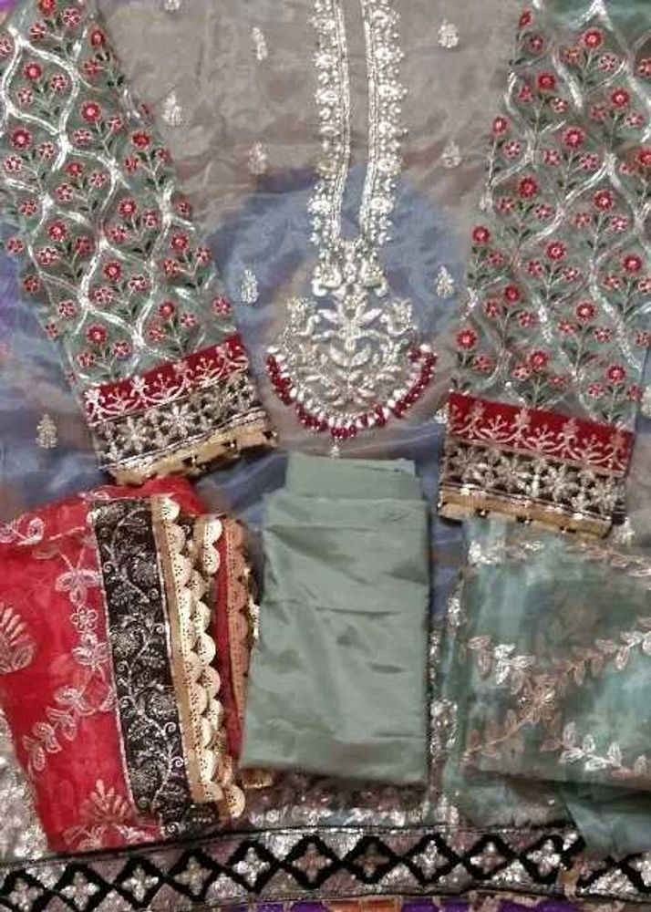 Beautiful Pakistani Suit