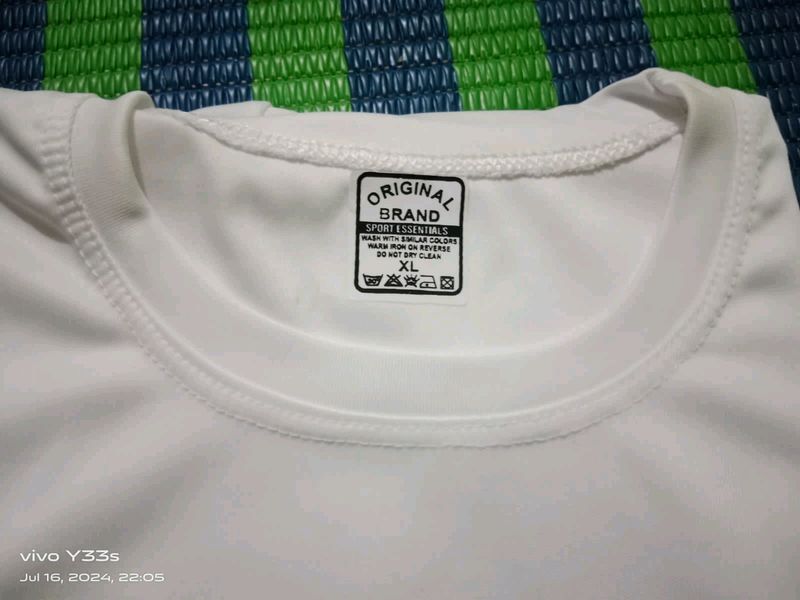White Tshirt