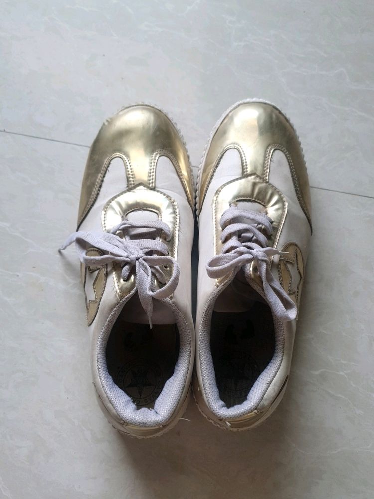 PARTY WEAR LIGHT WEIGHT SHOES (40-41 Size)