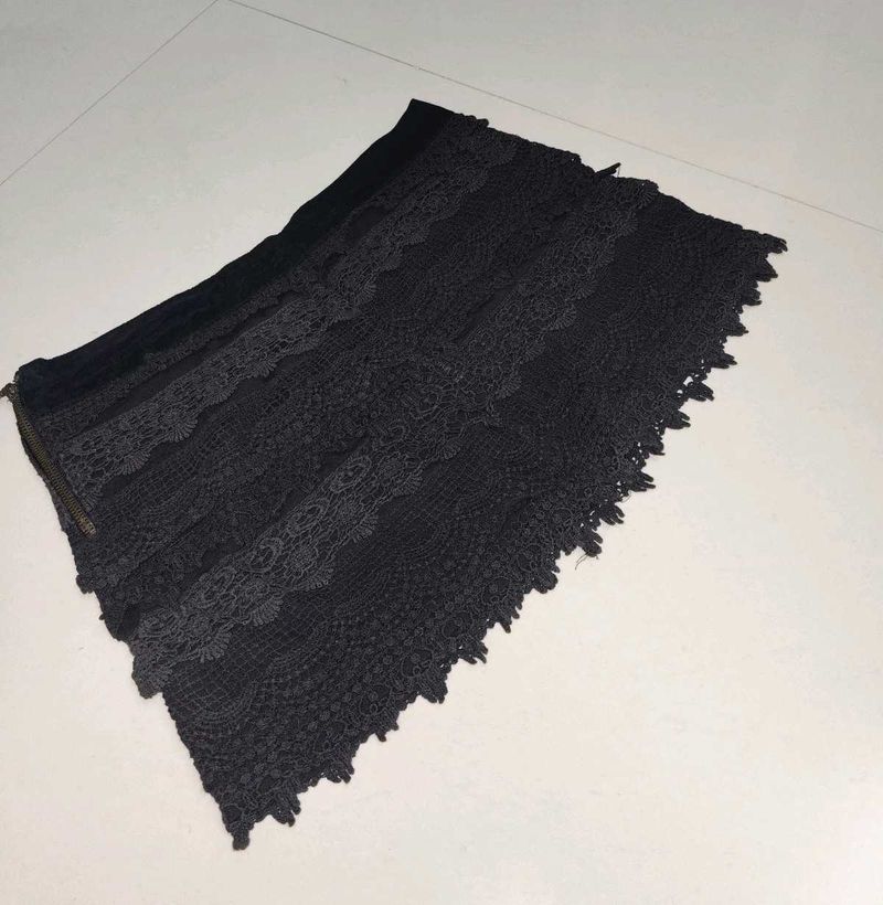 Aesthetic Black Skirt With Side Chain