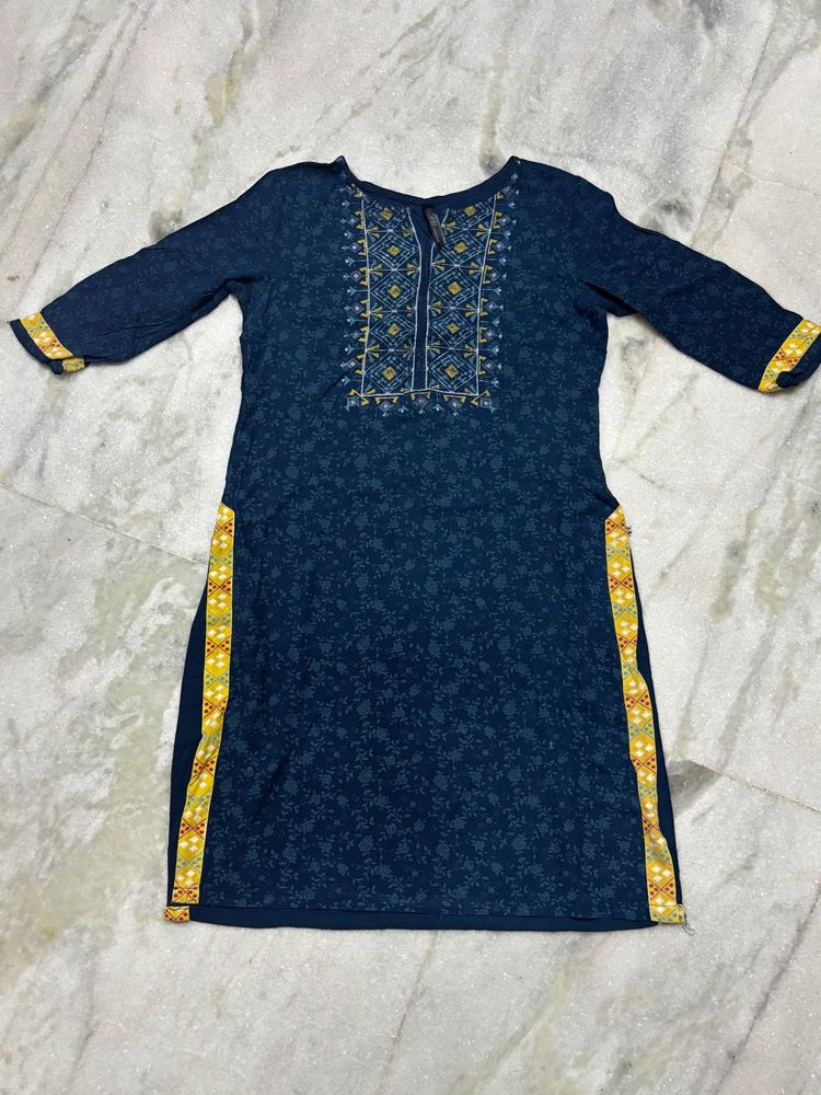 Blue Embroidered Detail Kurti