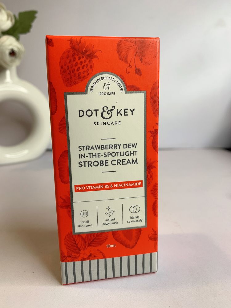 Dot &amp; Key Strawberry Dew Strobe Cream