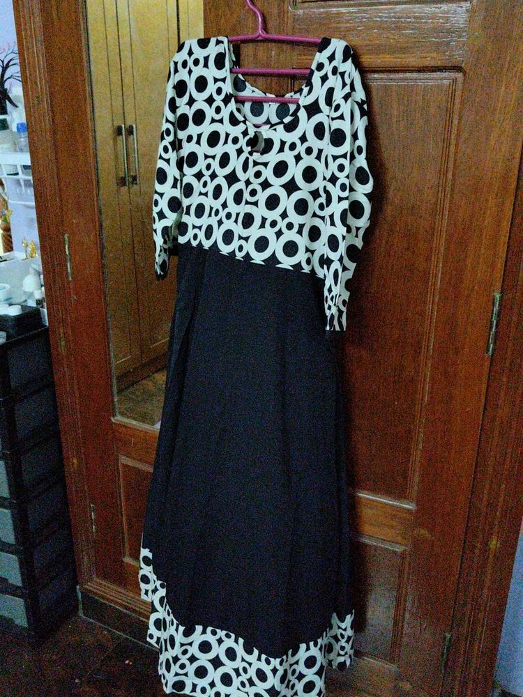 Black And White Kurti