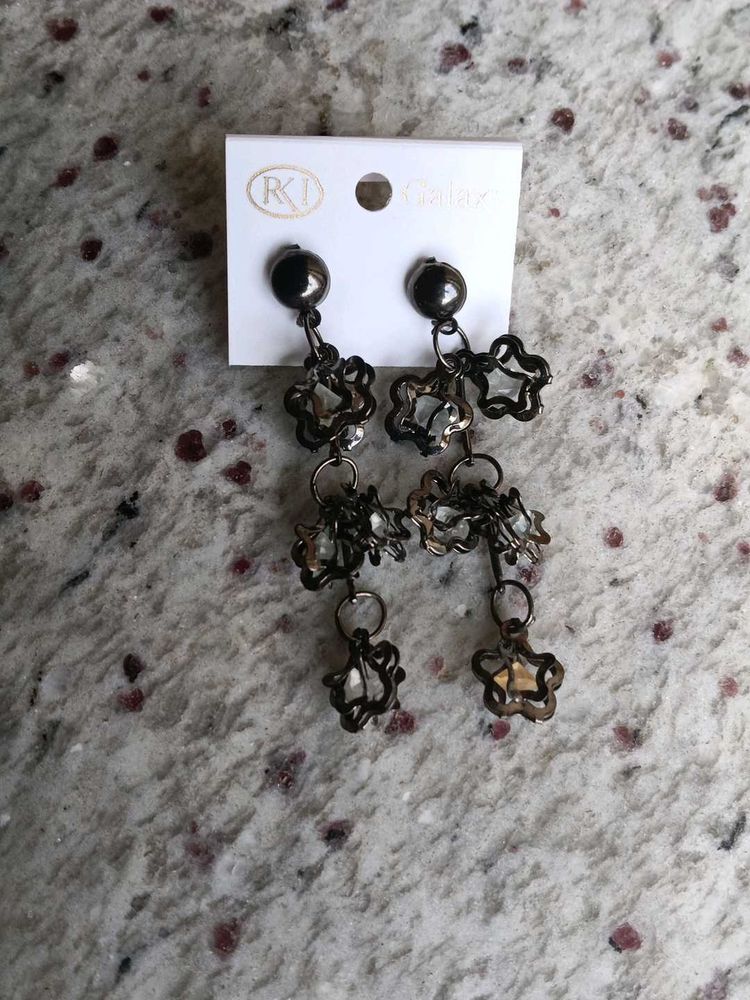 Dangling Star Earrings