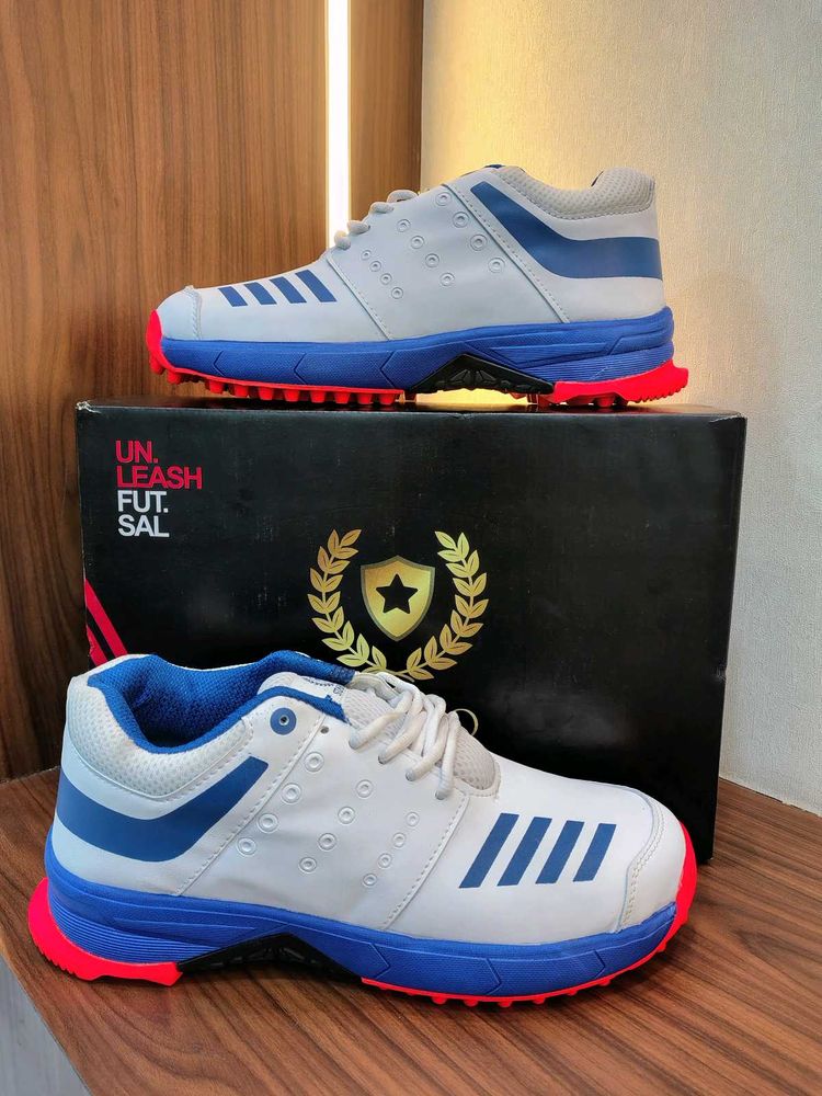 stargo cricket shoes