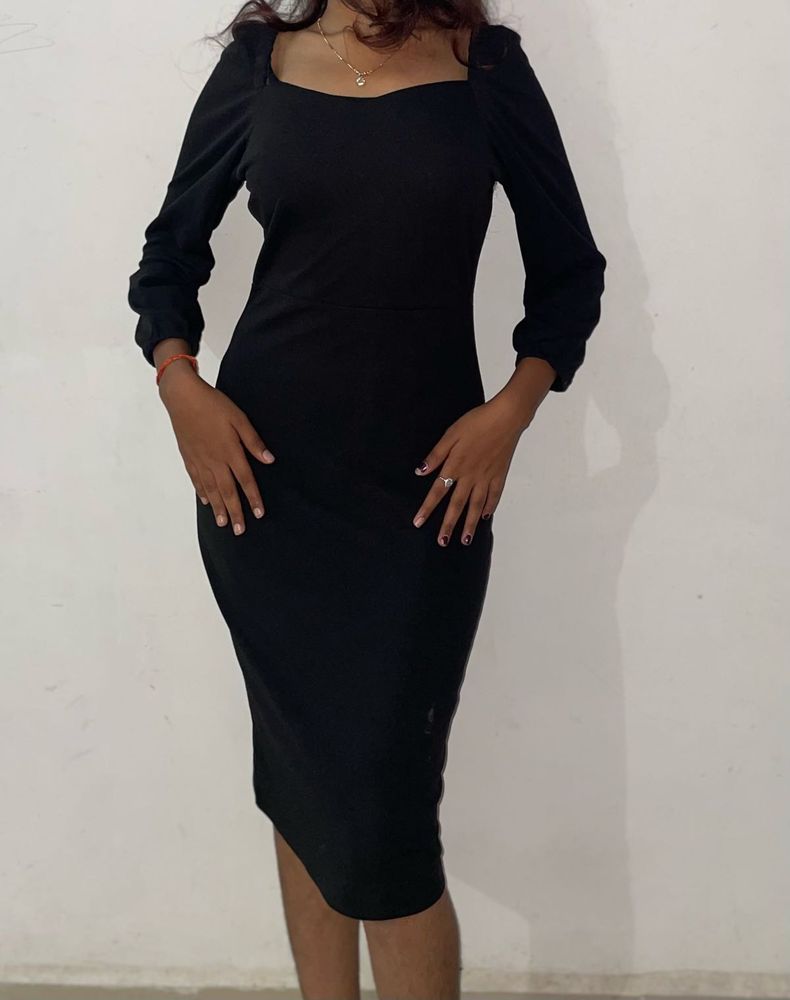 Minimalist Black Bodycon Midi Dress