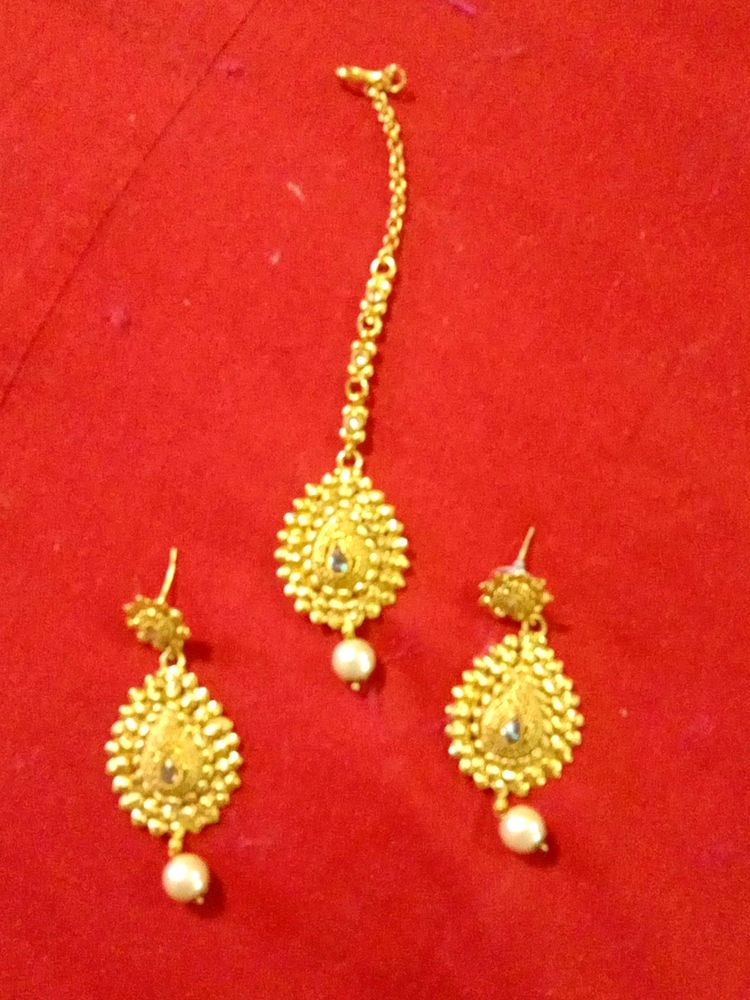 Set Of 2 Earings And Mangtika 😘