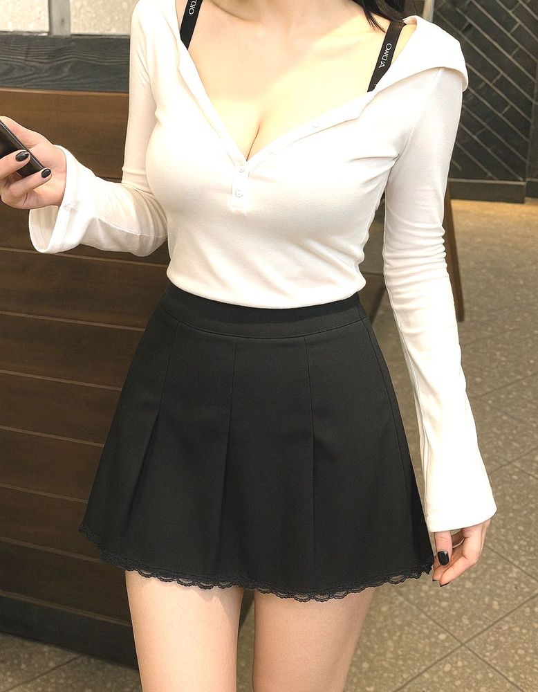 Koren Style Black Mini Skirt With Lace