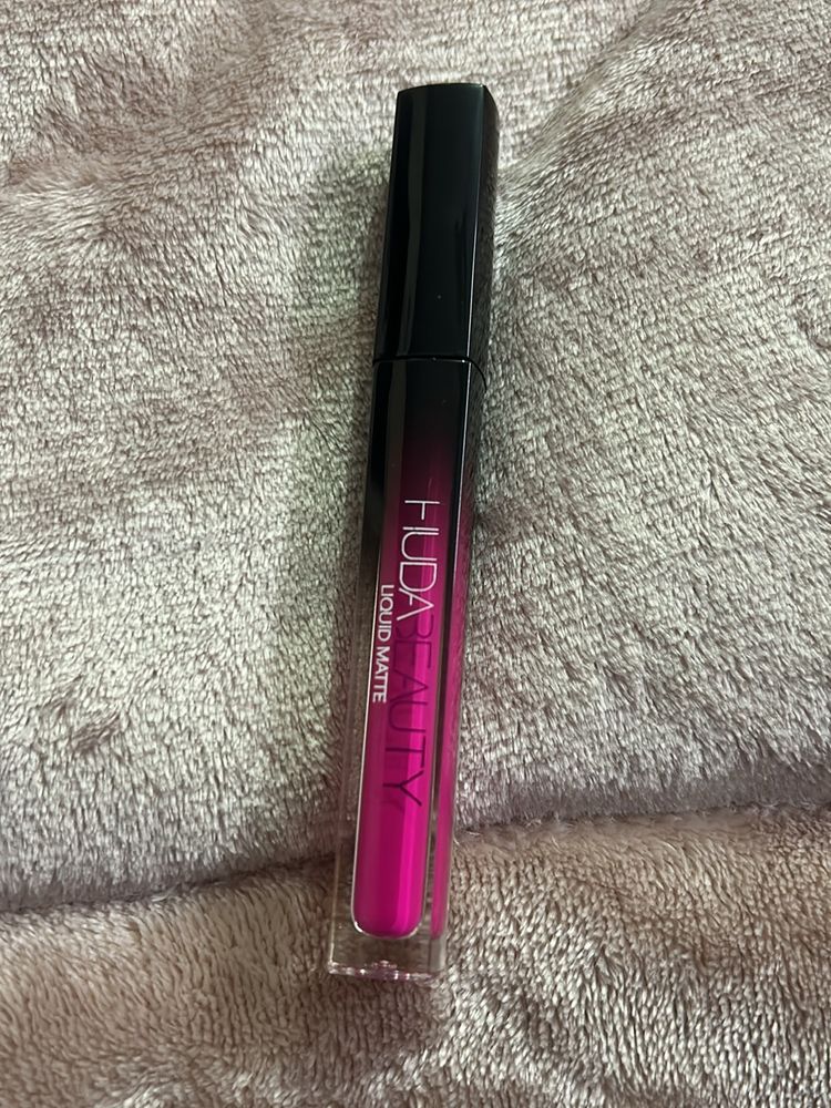 HUDA Beauty Liquid Lipstick