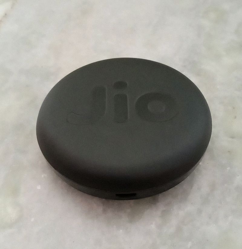 JioFi JMR815 4G Portable Wifi Router (Black)