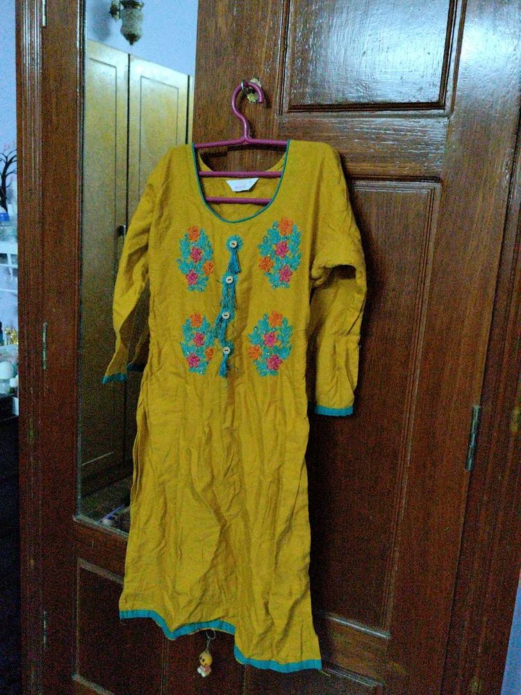 Yellow Kurthi