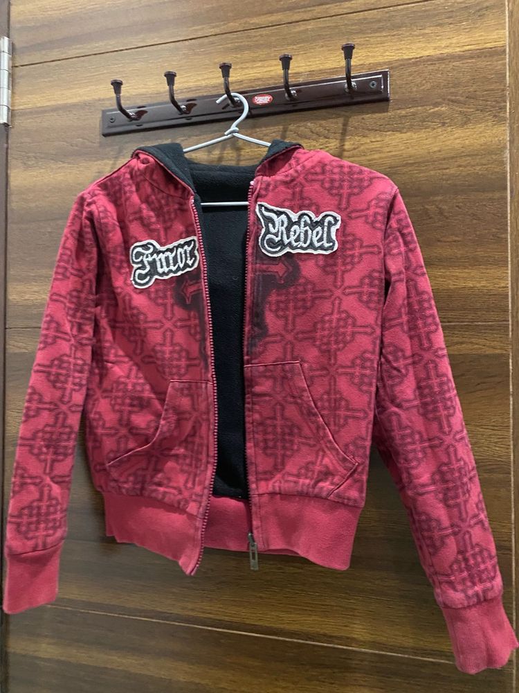 Reversable zipper with hood