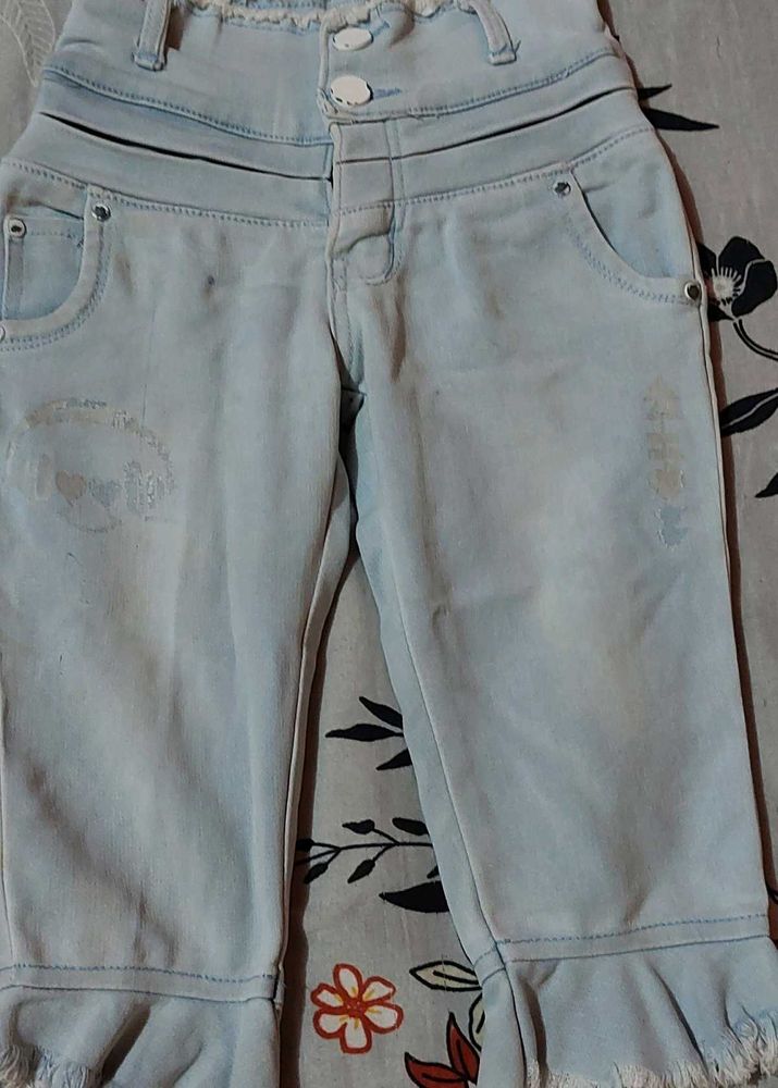 Light Wash Capri Jeans
