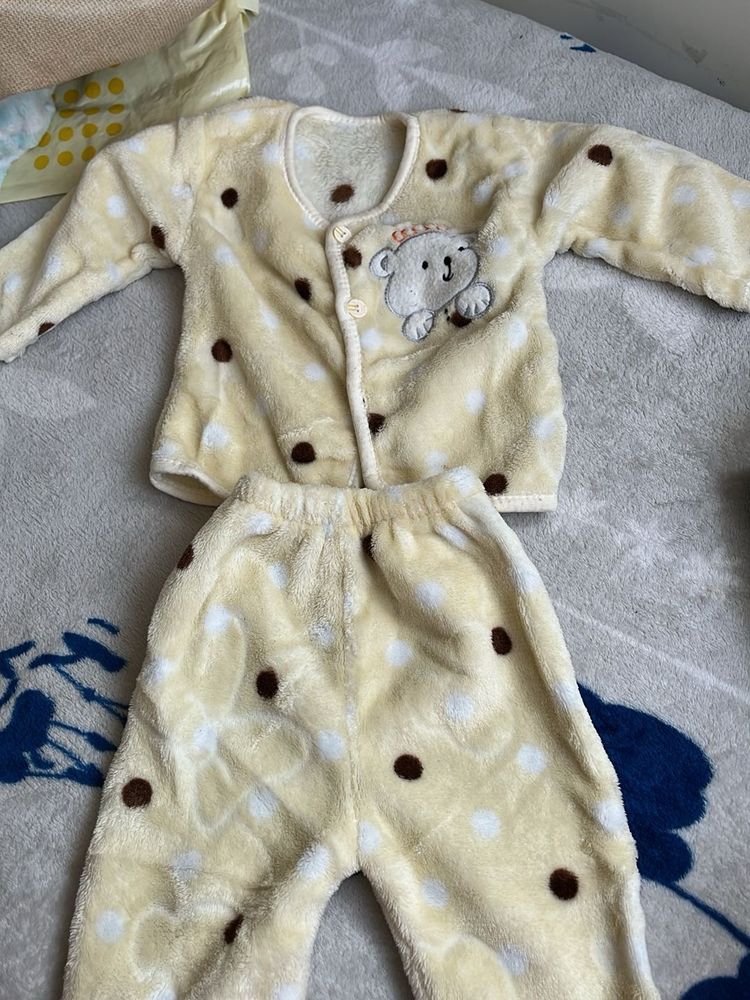 Cute Bear Baby Outfit 3-9 months