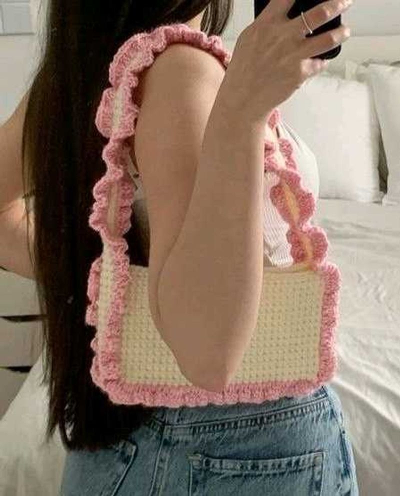 Crochet ruffle Shoulder Bag