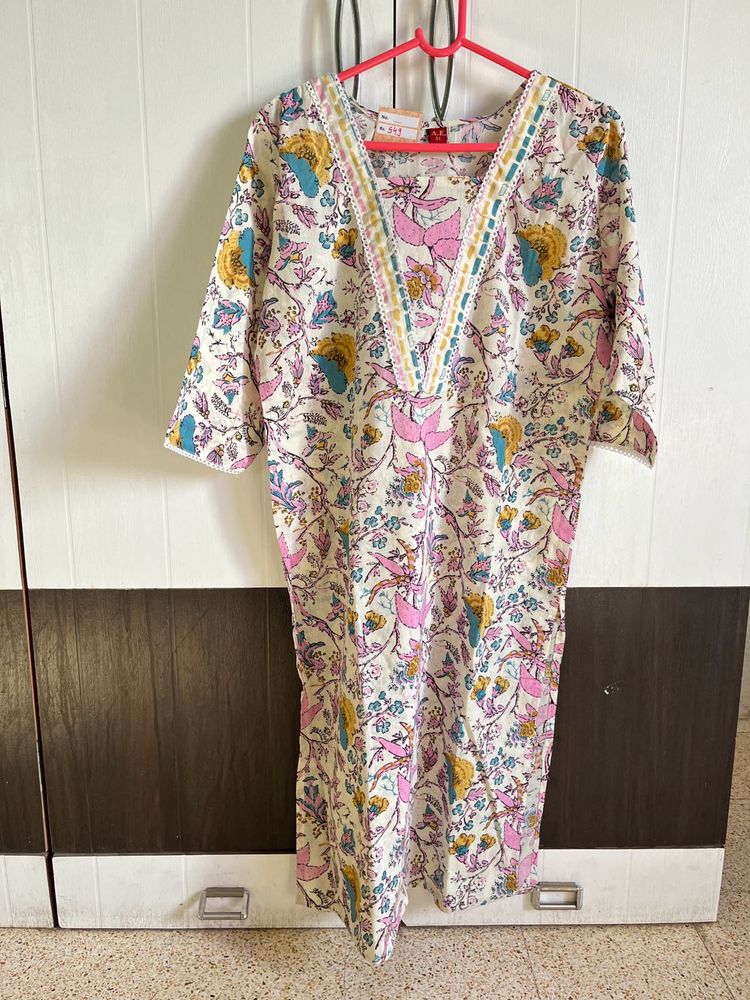 Kurta Pant Set V-Neck
