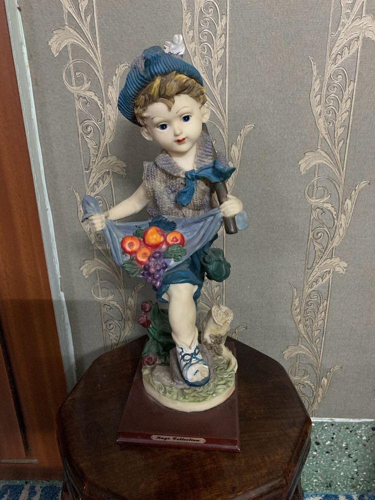 Sale!!Boy Statue