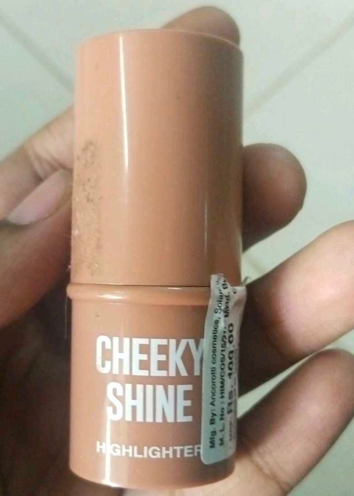 Cheeky Shine Highilter From Zudio