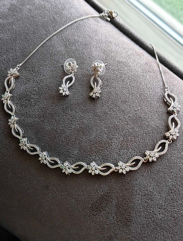 Elegant Necklace &amp; Earring Set