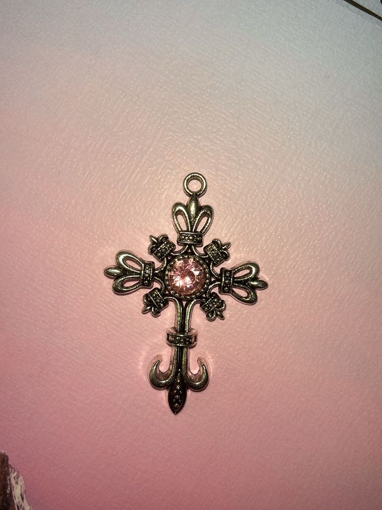 Victorian Era Pendant ⭐️