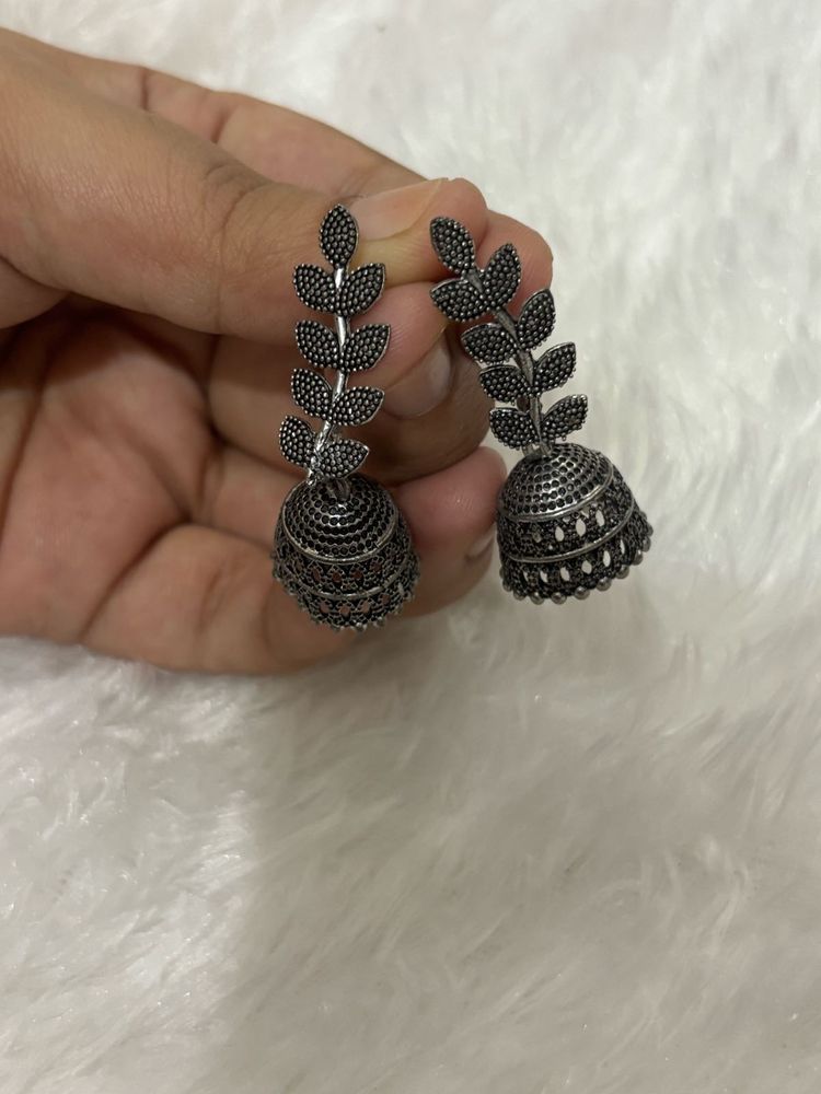 Leaf Design Silver Oxidized Jhumka