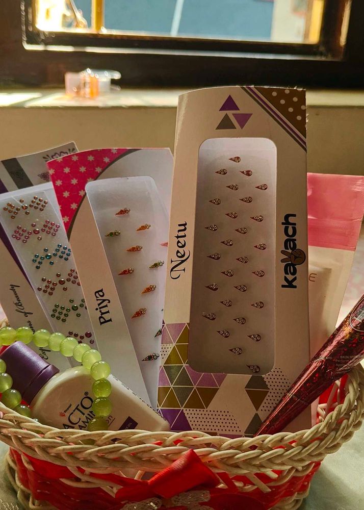 Assorted Bindi &amp; Beauty Set