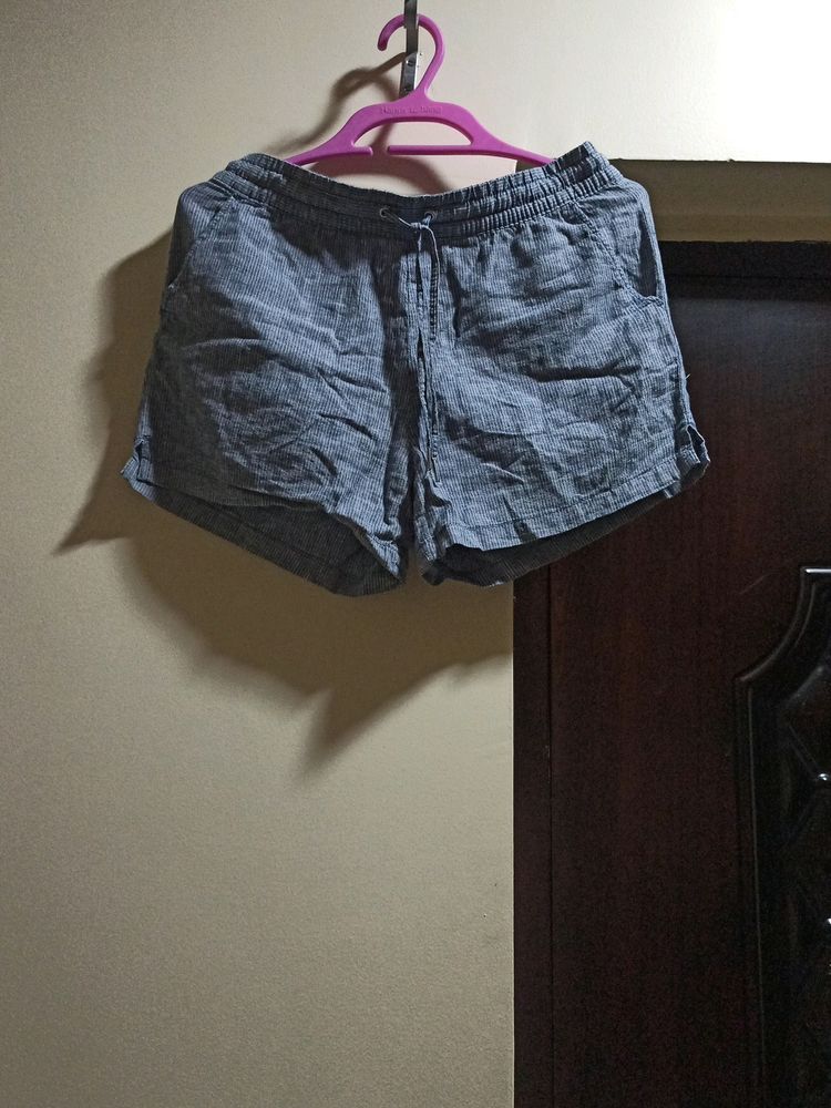 H&amp;M Women Shorts