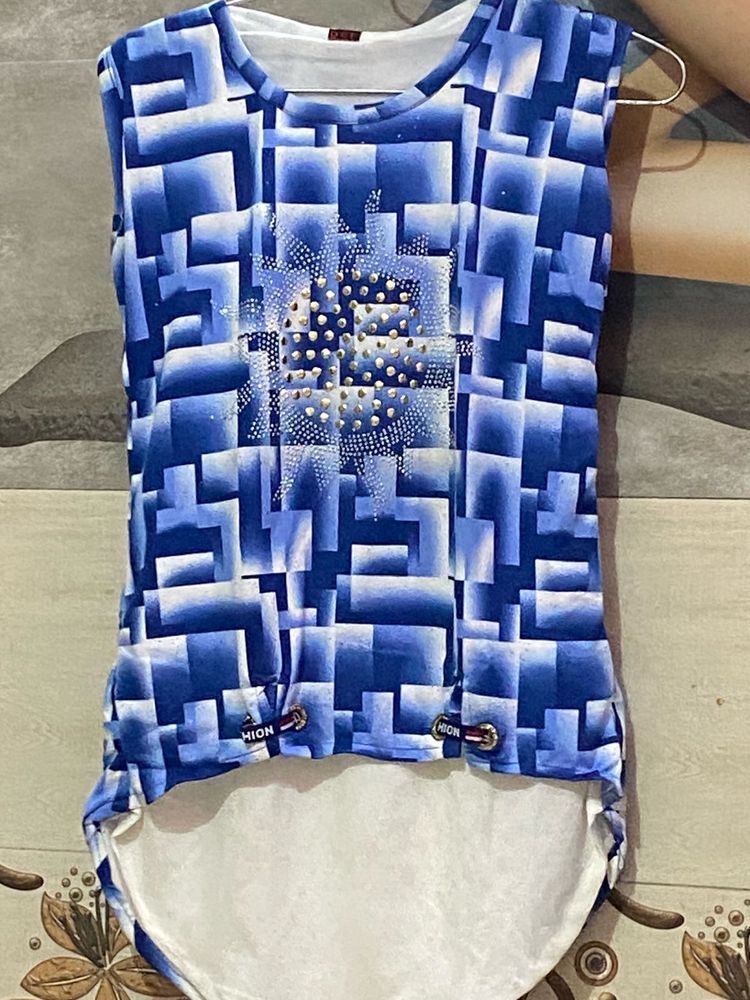 Blue white top