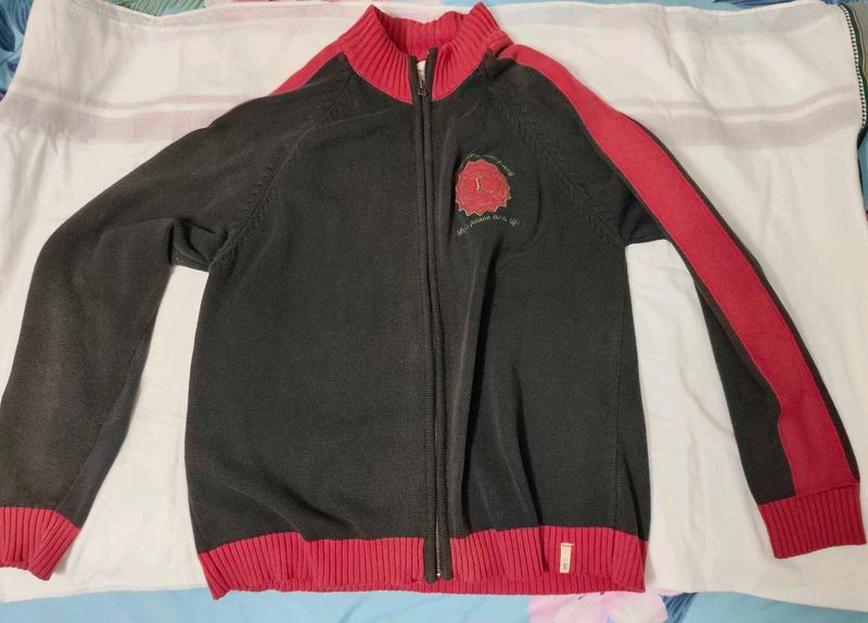 Lee.  Stylish Zip-Up Knit Jacket