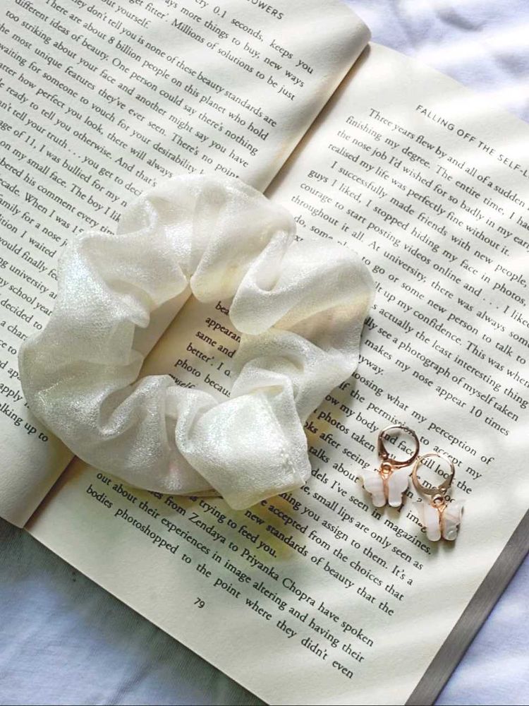 OFFER -Scrunchie &amp; Earrings