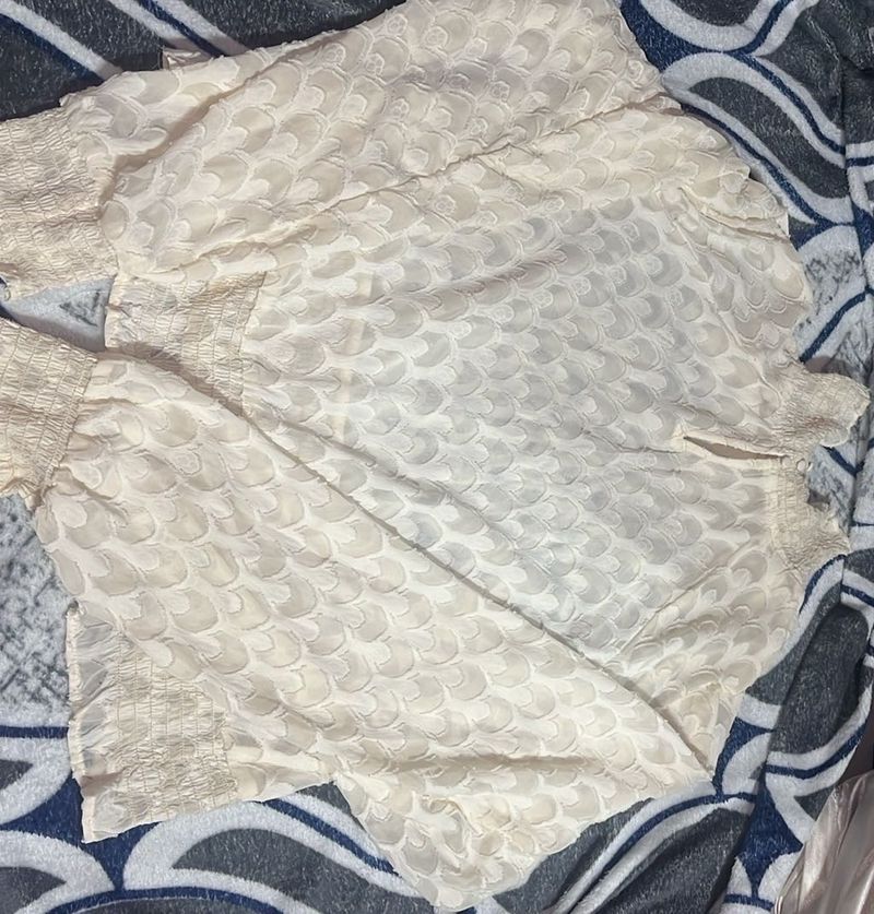 Elegant White Patterned Top