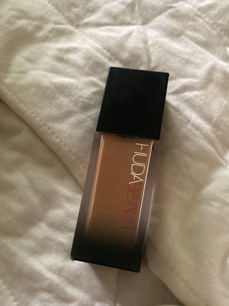 Huda Beauty Foundation