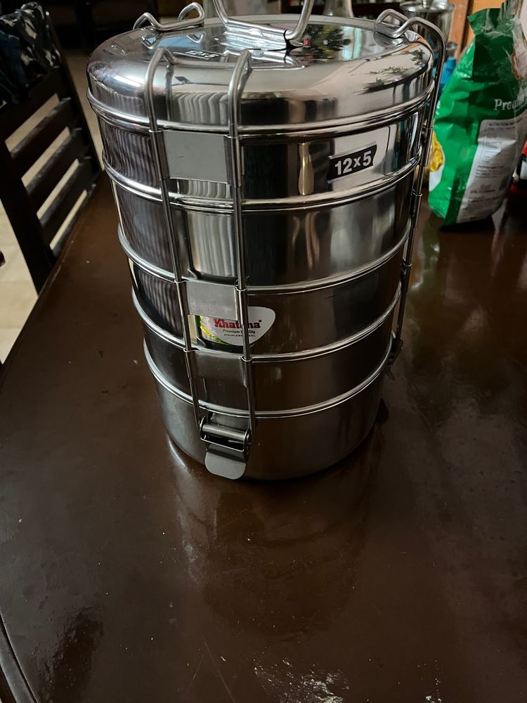 Tiffin Carrier