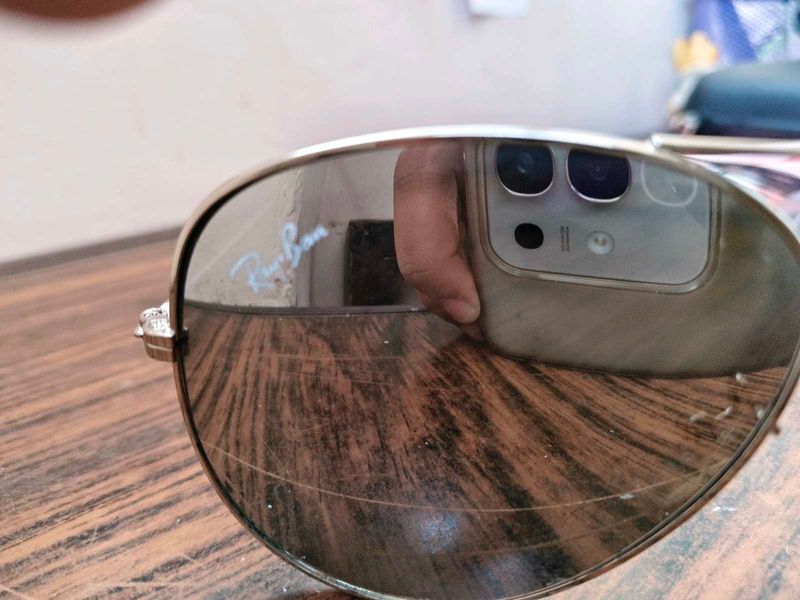 Ray-Ban Sunglasses With Silver color tint