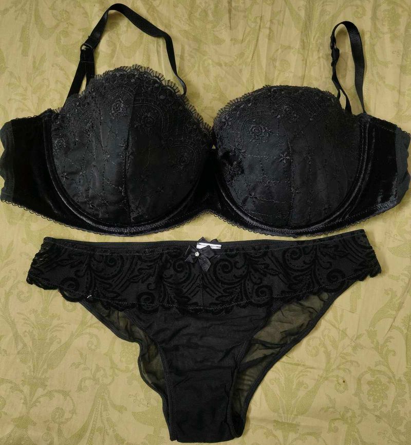 Black Lingerie Set