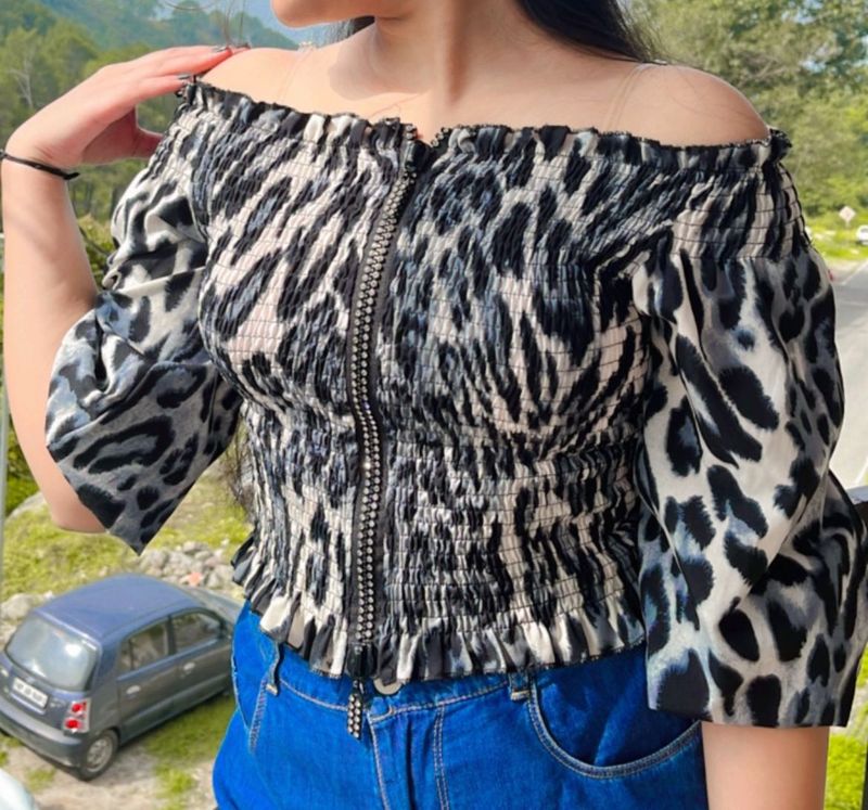 Regular Fit Puff Sleeves Top