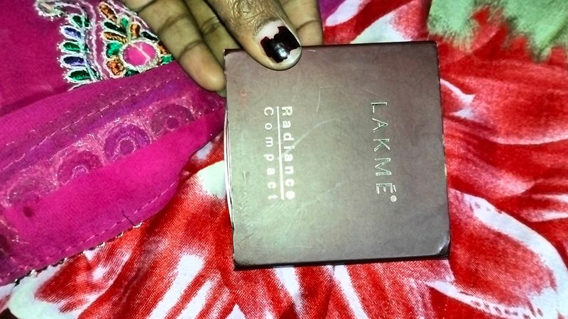 Lakme Compact